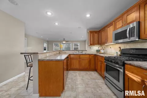 2309 15th St, Moline, IL 61265 photo 8