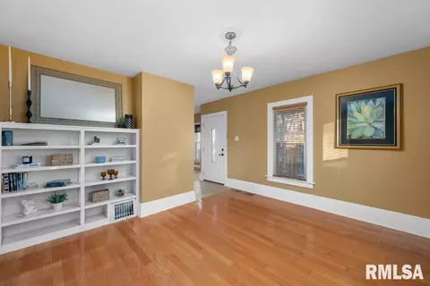 2309 15th St, Moline, IL 61265 photo 4