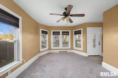 2309 15th St, Moline, IL 61265 photo 6
