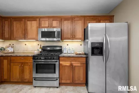 2309 15th St, Moline, IL 61265 photo 10