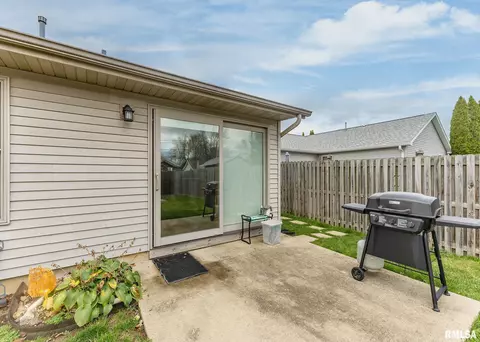 1909 13th St, Silvis, IL 61282 photo 23