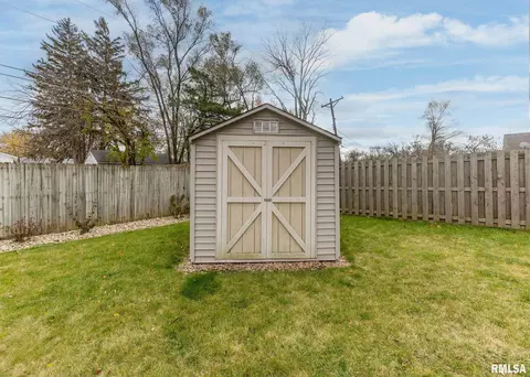 1909 13th St, Silvis, IL 61282 photo 25