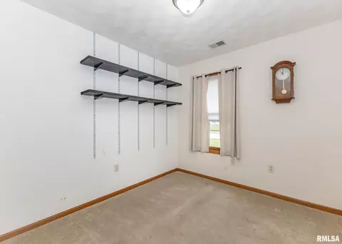 1909 13th St, Silvis, IL 61282 photo 17