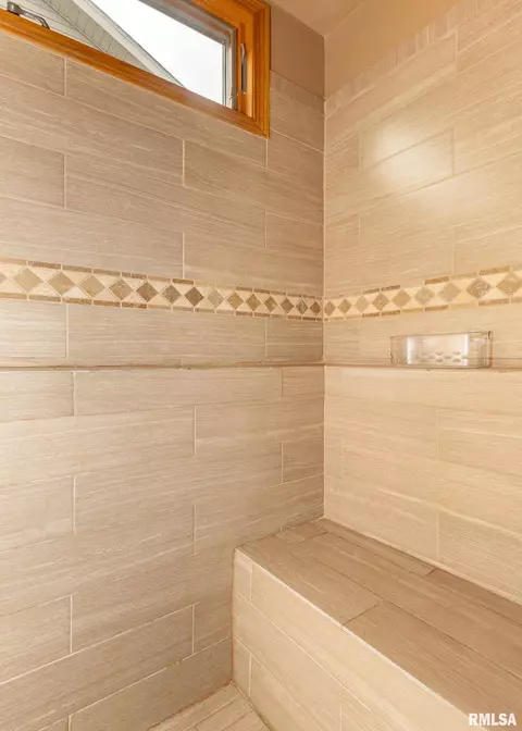 1909 13th St, Silvis, IL 61282 photo 16