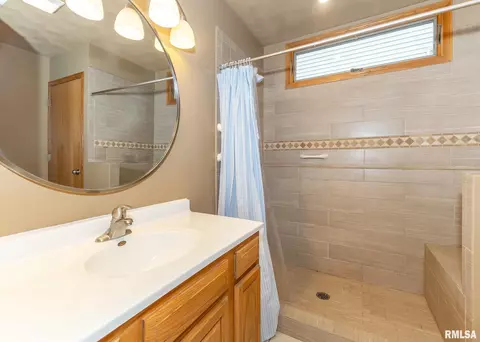 1909 13th St, Silvis, IL 61282 photo 15