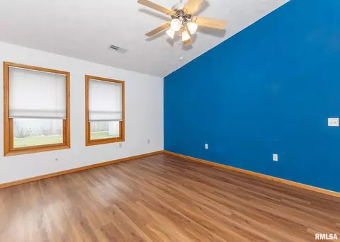 1909 13th St, Silvis, IL 61282 photo 6