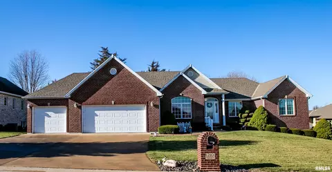1210 Harrison Plz, Quincy, IL 62305