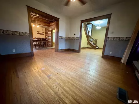345 E Mill St, Kewanee, IL 61443 photo 8