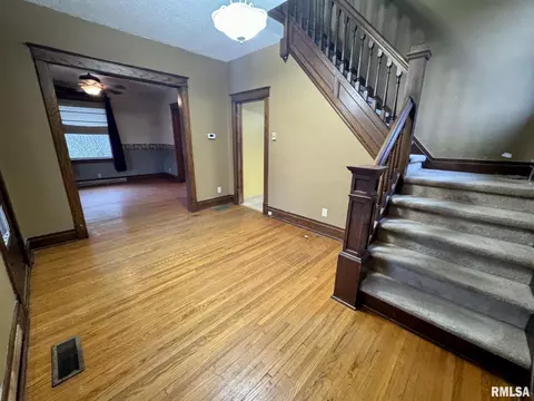345 E Mill St, Kewanee, IL 61443 photo 9