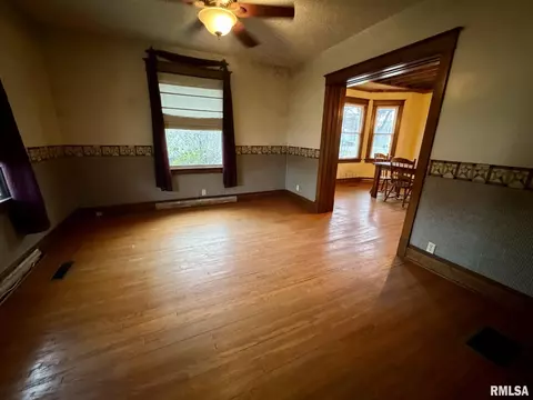 345 E Mill St, Kewanee, IL 61443 photo 7