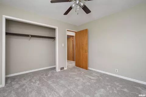 2453 32nd St, Moline, IL 61265 photo 17