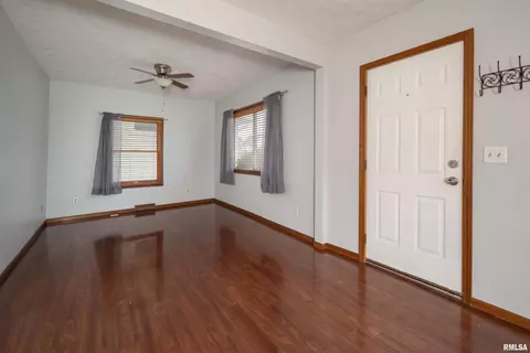 2453 32nd St, Moline, IL 61265 photo 3