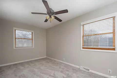 2453 32nd St, Moline, IL 61265 photo 18