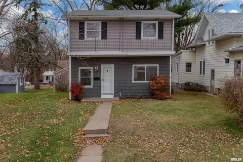 2453 32nd St, Moline, IL 61265