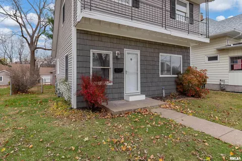 2453 32nd St, Moline, IL 61265 photo 2