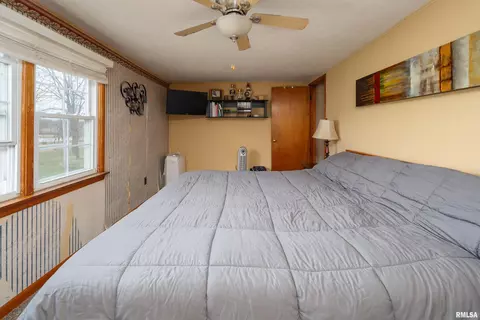 1040 17th St, Silvis, IL 61282 photo 18