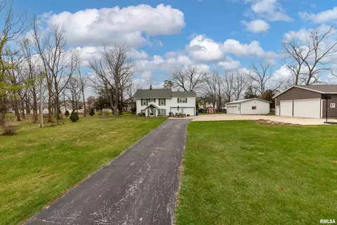 1040 17th St, Silvis, IL 61282 photo 2