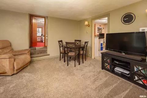 1040 17th St, Silvis, IL 61282 photo 12