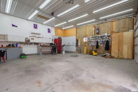 1040 17th St, Silvis, IL 61282 photo 7