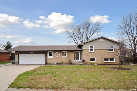 615 5th Avenue Dr W, Andalusia, IL 61232