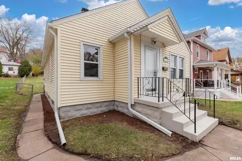 1510 W 9th St, Davenport, IA 52804