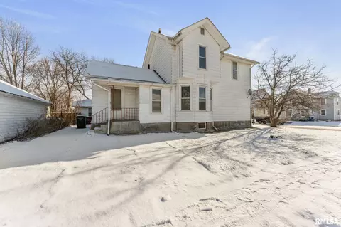402 E 15th St, Davenport, IA 52803