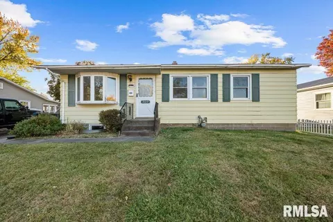 2122 N Fairmount St, Davenport, IA 52804