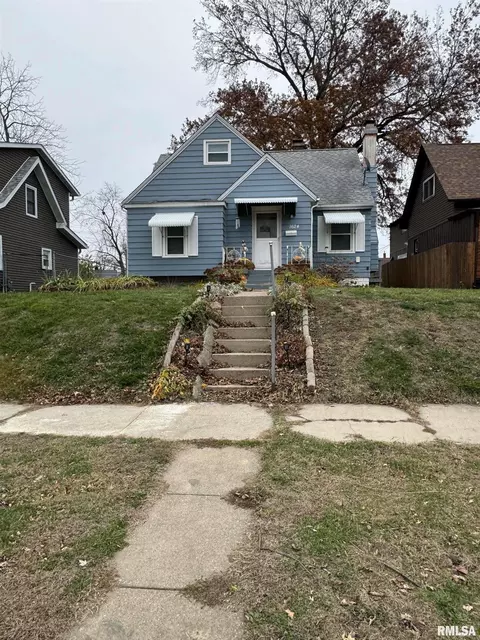 1624 9th St, Moline, IL 61265 photo 2