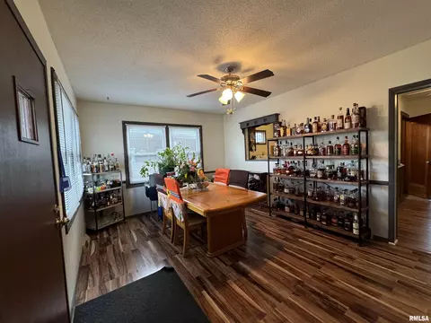 1624 9th St, Moline, IL 61265 photo 8