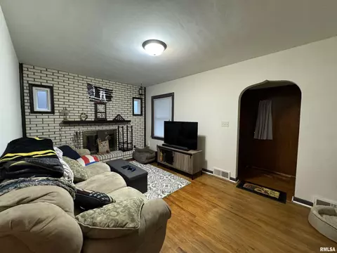 1624 9th St, Moline, IL 61265 photo 3