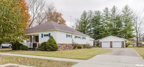 1408 E Saint Louis St, West Frankfort, IL 62896
