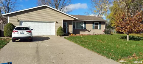 1904 E 5th St, Coal Valley, IL 61240