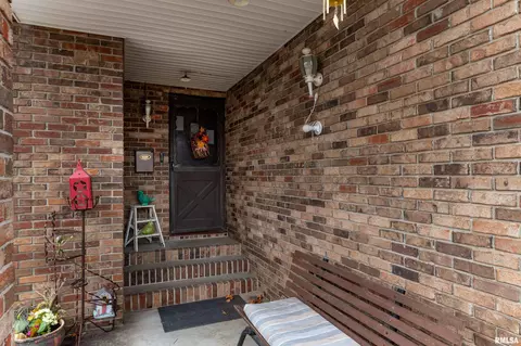 608 N 14th St, Herrin, IL 62948 photo 2