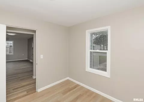 6700 33rd St, Moline, IL 61265 photo 16