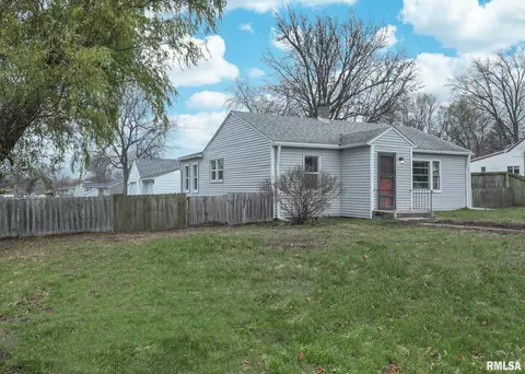 6700 33rd St, Moline, IL 61265 photo 2