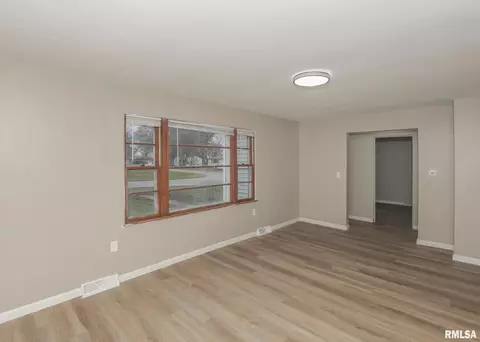 6700 33rd St, Moline, IL 61265 photo 13