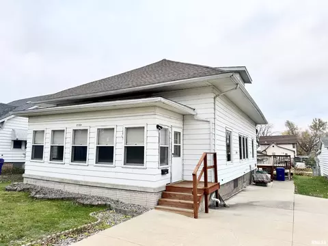 2509 Pershing Blvd, Clinton, IA 52732