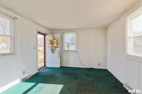 304 5th St, Hampton, IL 61256 photo 8