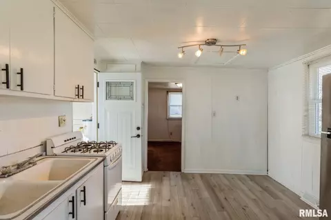 304 5th St, Hampton, IL 61256 photo 11