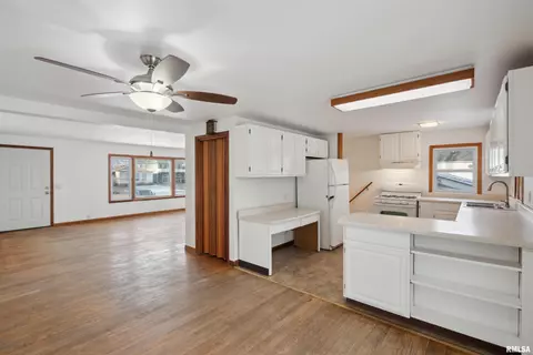 812 1st Ave, Hampton, IL 61256 photo 4