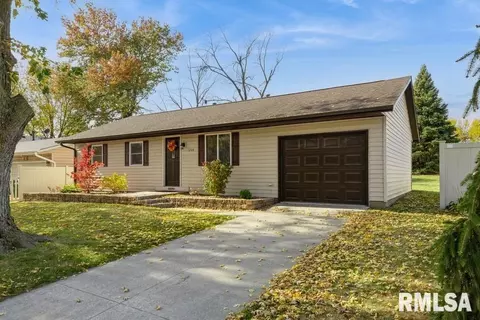 1204 Windsor Dr, Clinton, IA 52732 photo 2