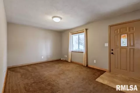 1204 Windsor Dr, Clinton, IA 52732 photo 10
