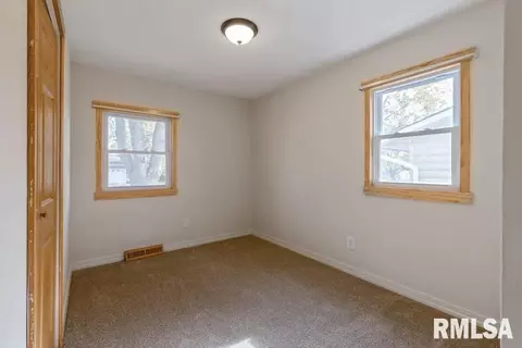 1204 Windsor Dr, Clinton, IA 52732 photo 14