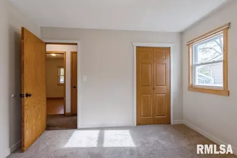 1204 Windsor Dr, Clinton, IA 52732 photo 16