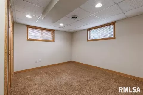 1204 Windsor Dr, Clinton, IA 52732 photo 21