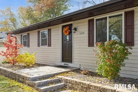 1204 Windsor Dr, Clinton, IA 52732 photo 4