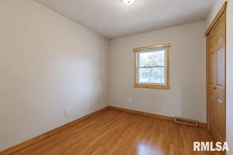 1204 Windsor Dr, Clinton, IA 52732 photo 15