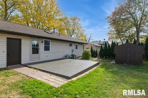 1204 Windsor Dr, Clinton, IA 52732 photo 6