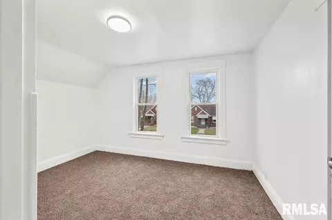 227 44th St, Moline, IL 61265 photo 16