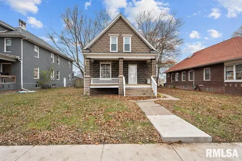 227 44th St, Moline, IL 61265